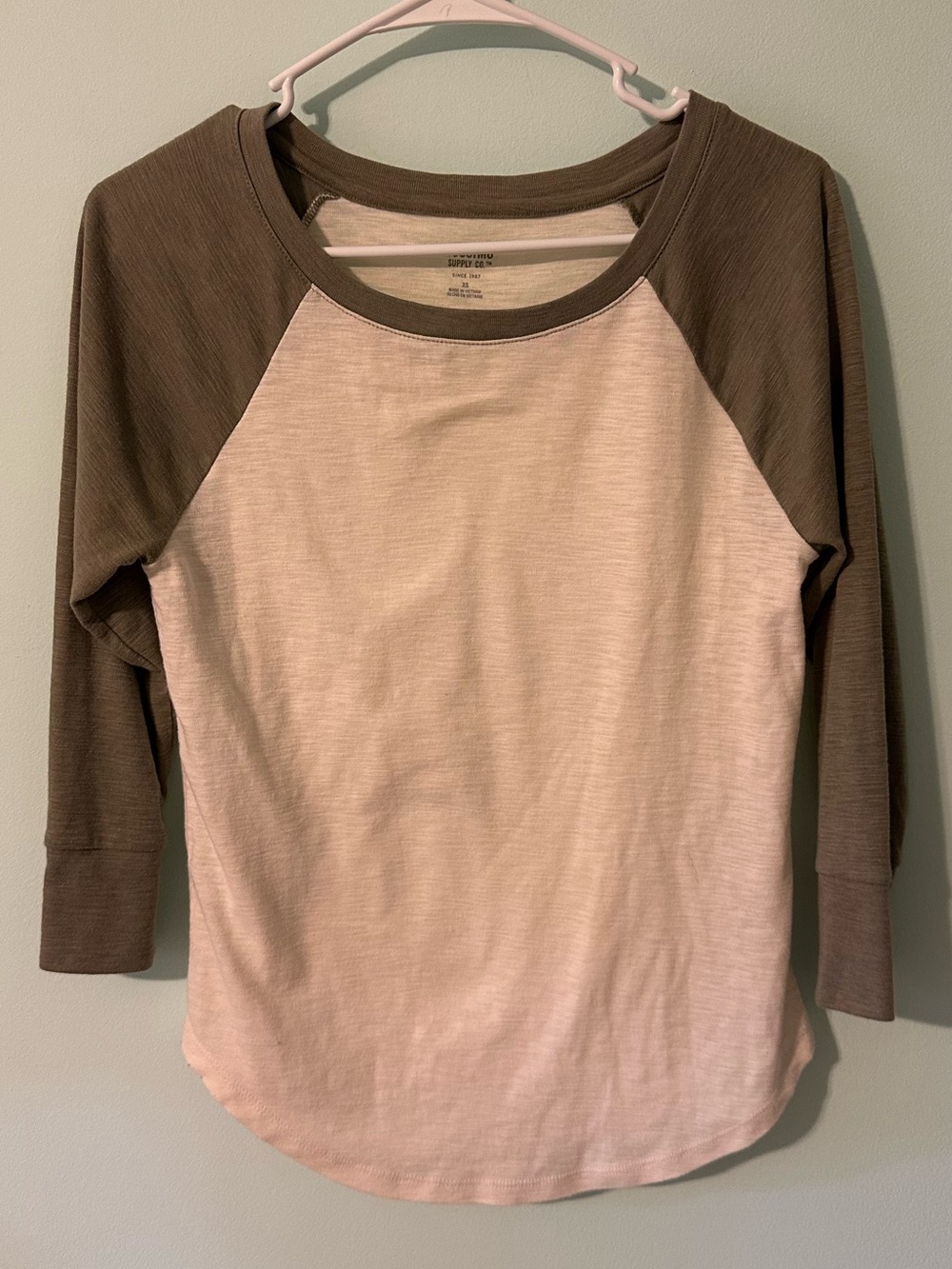 Women's Two-Tone cream and olive green Raglan Tee